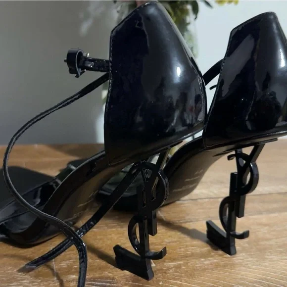 Yves Saint Laurent Black Heels for Elegant Occasions - Picture 5 of 10